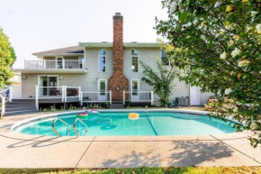Waterfront house near the Niagara Falls/Canal/Canadian Border